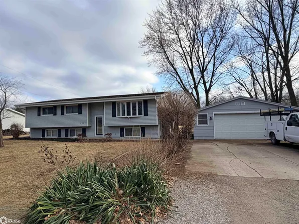 3308 W Jefferson Ave, Fairfield, IA 52556