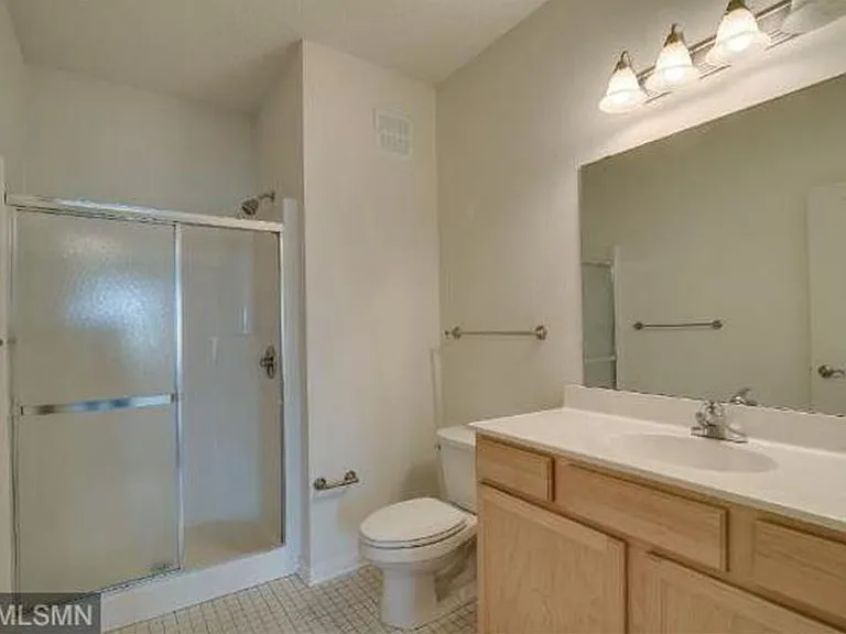 619 8th St SE #309 — Photo 7