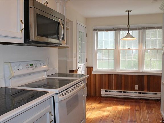 5th image of 2103 Holly Stream Ct