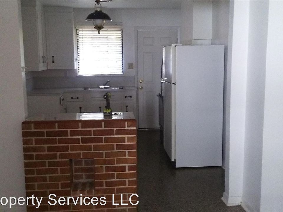 2nd image of 124 Lake Ave #B