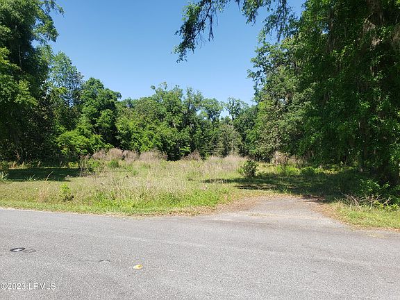 2nd image of 73 Oak Wood Drive