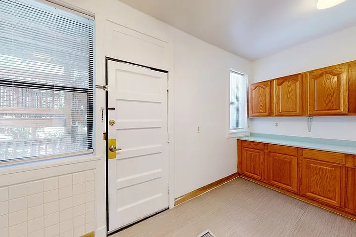 1018 E. 54th Street — Photo 25