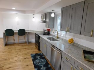 52 Elm St, Gardner, MA 01440