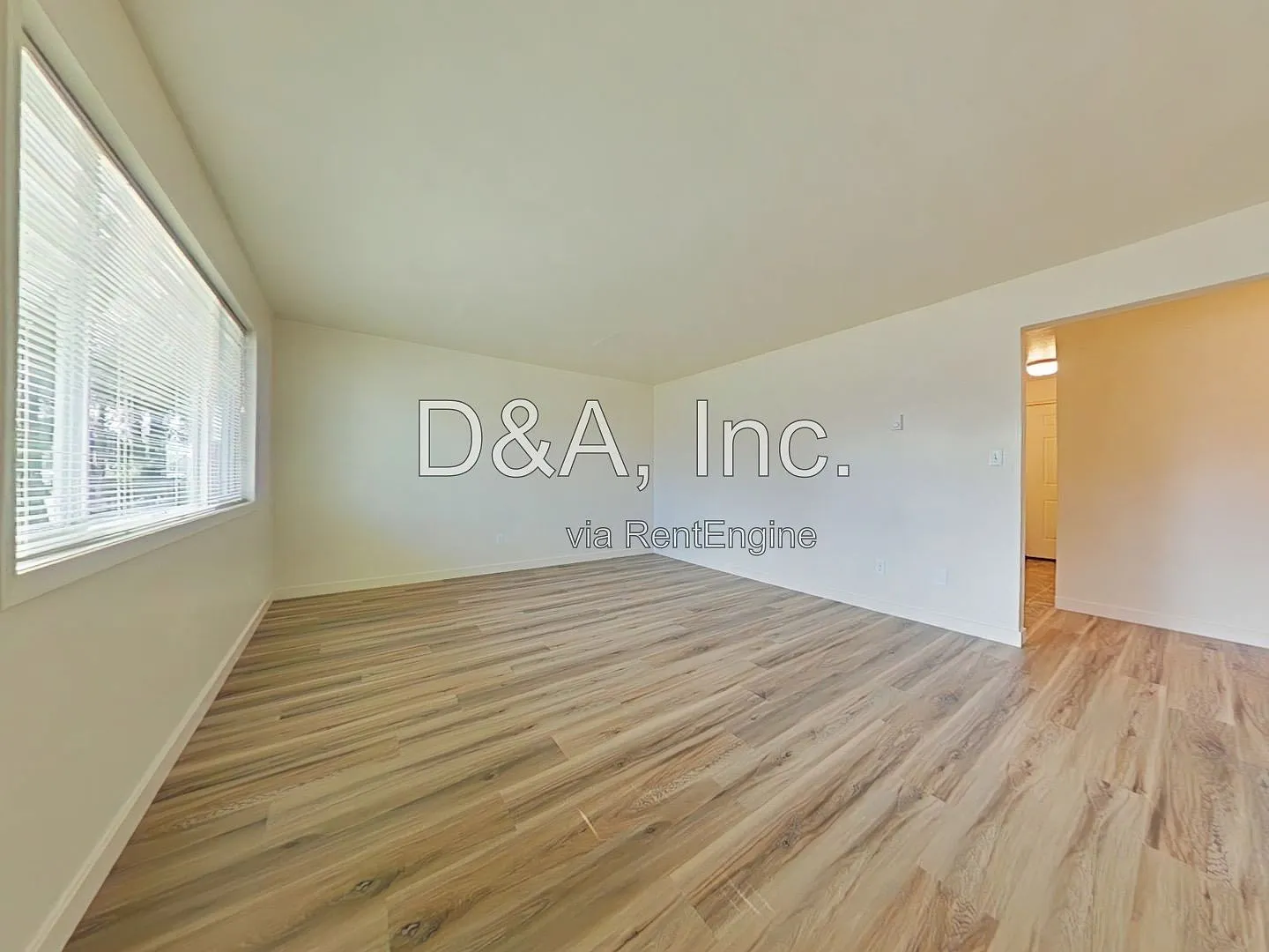 2 bed, 1.0 bath, 884 sqft, $1,695 — Photo 2