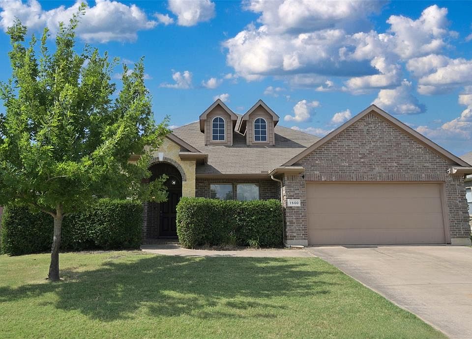 1500 Dun Horse Front Elevation