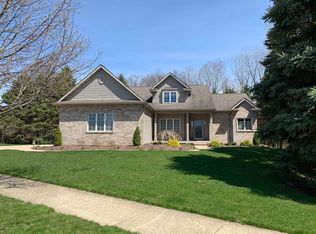 5496 Earliglow Ln, Haslett, MI 48840