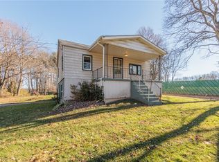 1922 Carmont Ave NW, Massillon, OH 44647