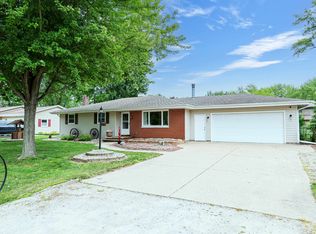 1461 Home Ave, Menasha, WI 54952