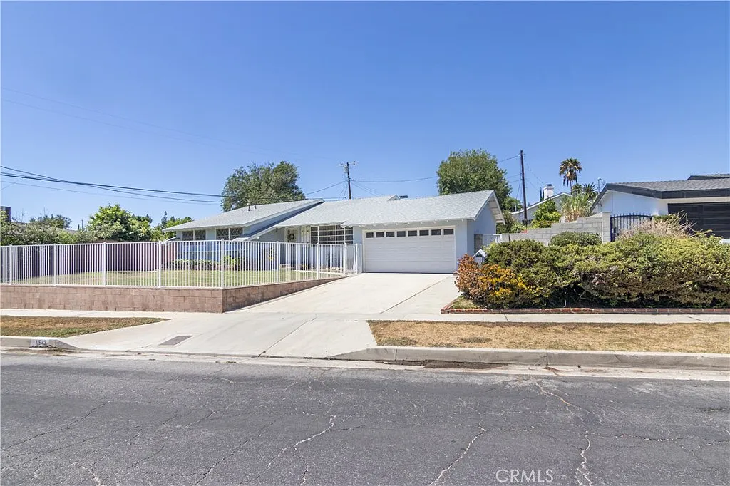 3 bed, 1406 sqft, $4,500 — Photo 1