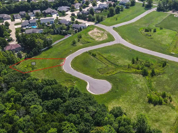 Madi Ct #100, Menasha, WI 54952