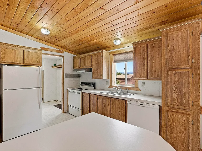 408 N Harmony Dr — Photo 7