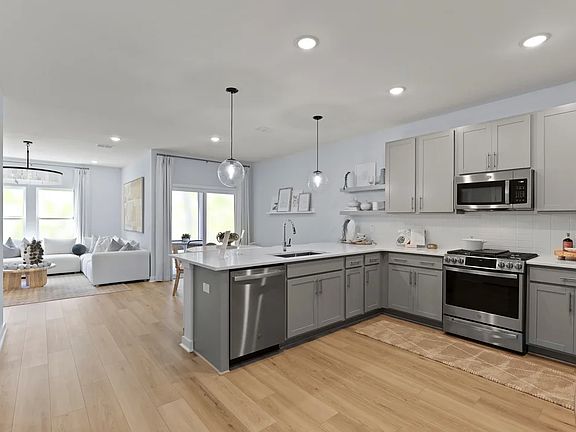 Kitchen with peninsula island