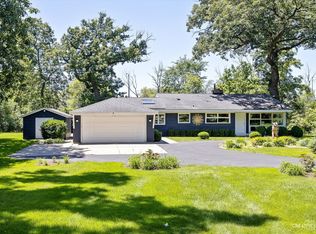 390 N River Glen Ave, Elmhurst, IL 60126