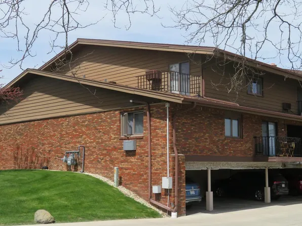 3935 South 84th STREET #8, Greenfield, WI 53228