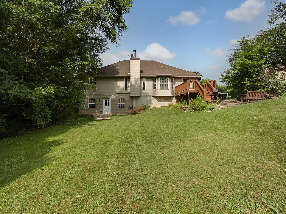 2nd image of 25 Gaslight Ln