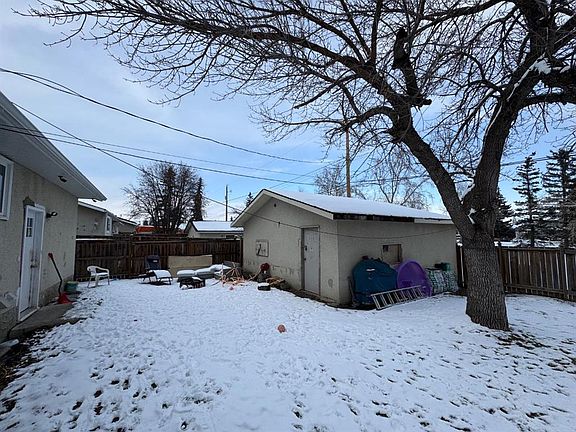 3rd image of 208 W Forest Rd SE