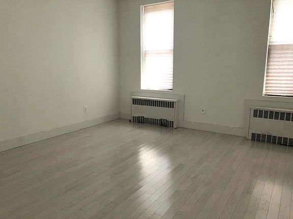 5th image of 125 E 19th St #3