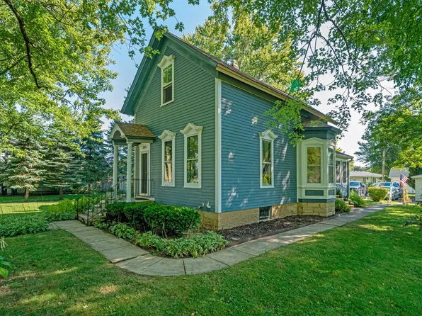 204 S Lincoln Ave, Big Rock, IL 60511