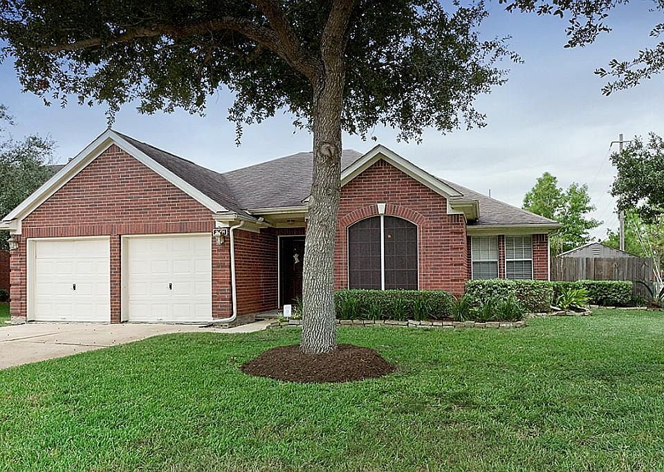 1st image of 3801 Pin Oak Dr N
