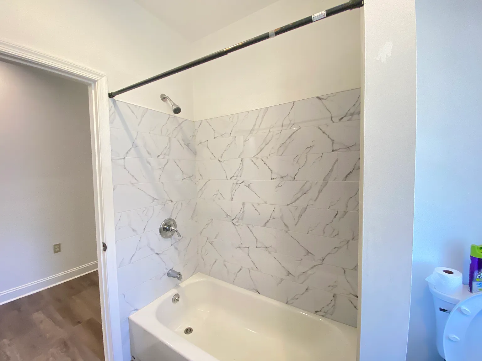 2 bed, 800 sqft, $1,575 — Photo 2
