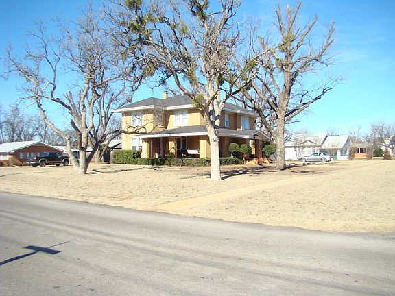 2nd image of 700 N Jackson Ave