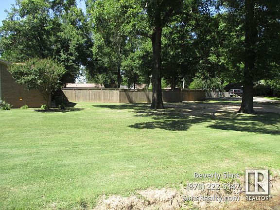 2nd image of 17 Shannon Dr