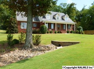 1501 Riley Rd, Guntersville, AL 35976