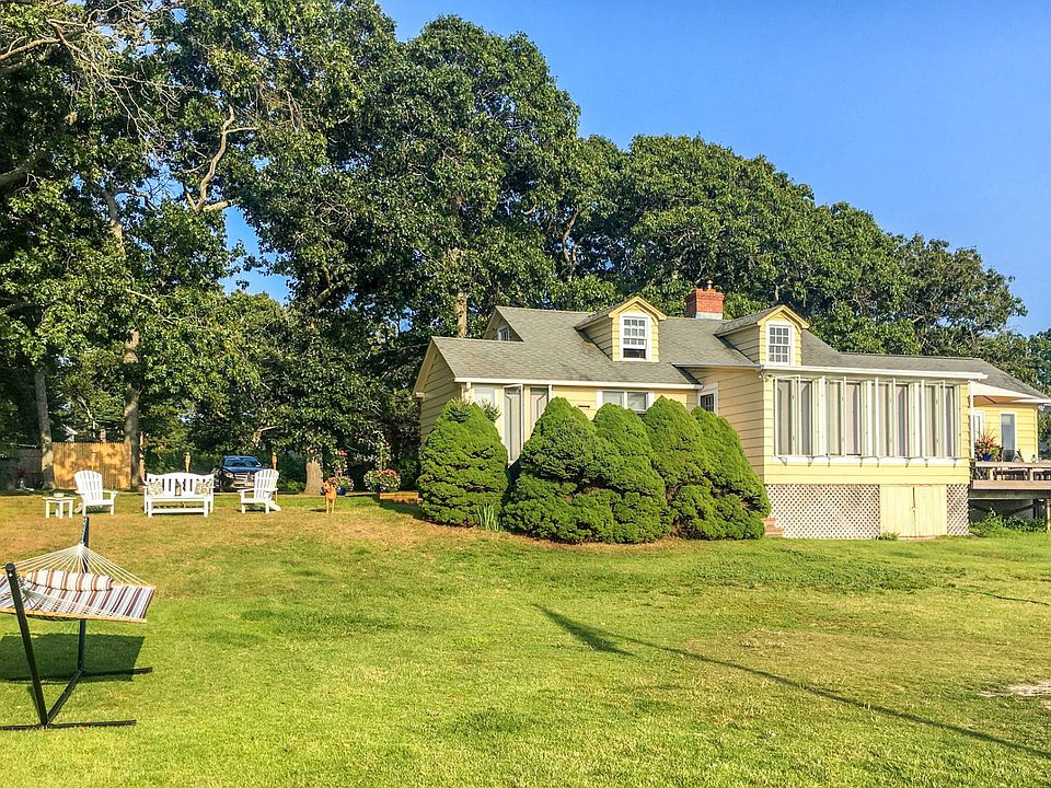 1st image of 31 Pine Neck Ave