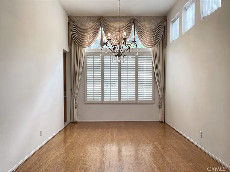 2712 Westbourne Pl — Photo 7