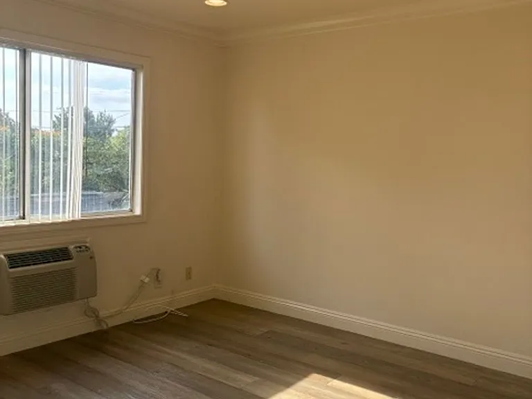 276 Avocado St — Photo 8