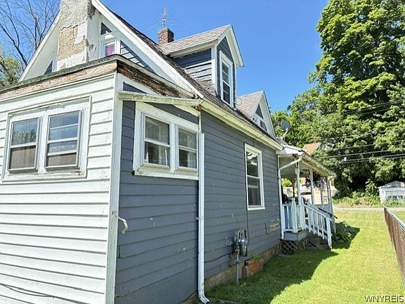 5th image of 8587 Lake Shore Rd