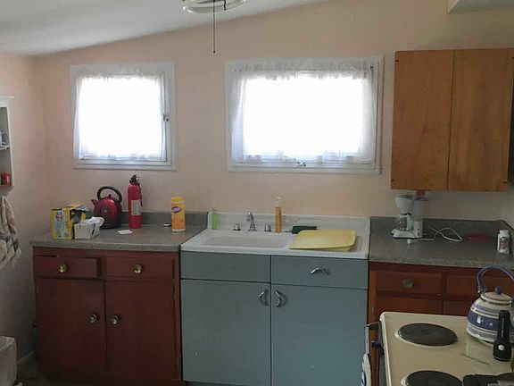 4th image of 11228 Harold Dr