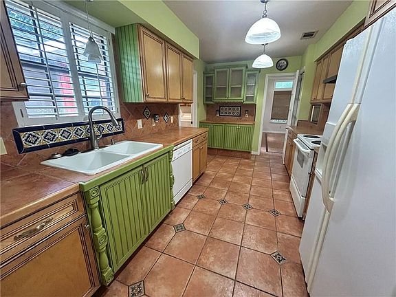 4th image of 6540 Fairoak Dr S