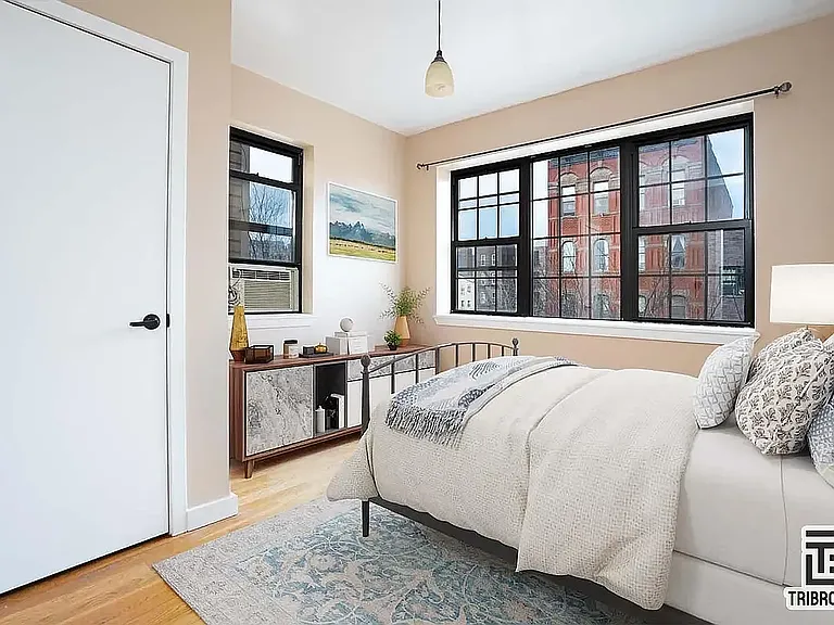 359 Vernon Ave #7 — Photo 2
