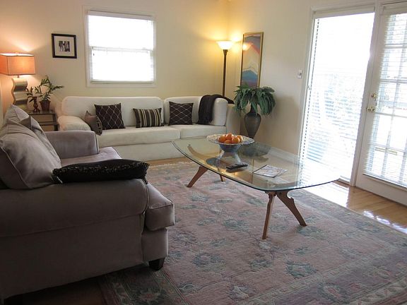 4th image of 2770 Chateau Cir
