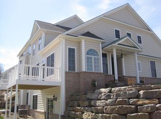 2001 Robinson, Moosic, PA 18507