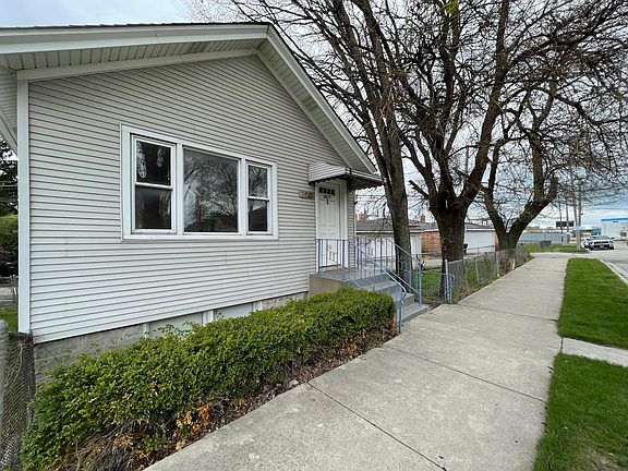 3rd image of 2542 S Hillock Ave