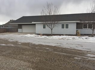 2308 Central Ave APT A, Cody, WY 82414