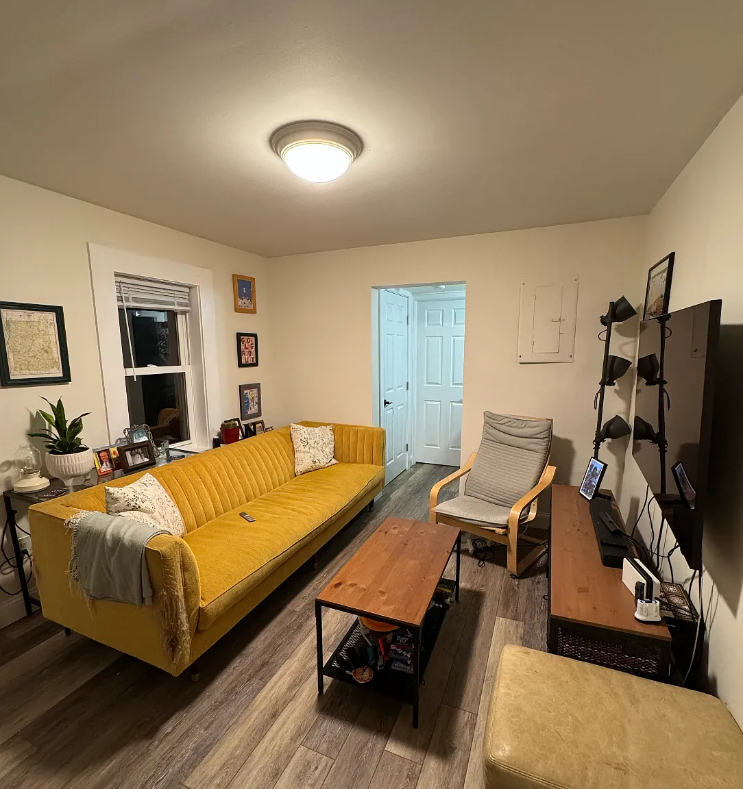 3 bed, 1309 sqft, $3,100 — Photo 1