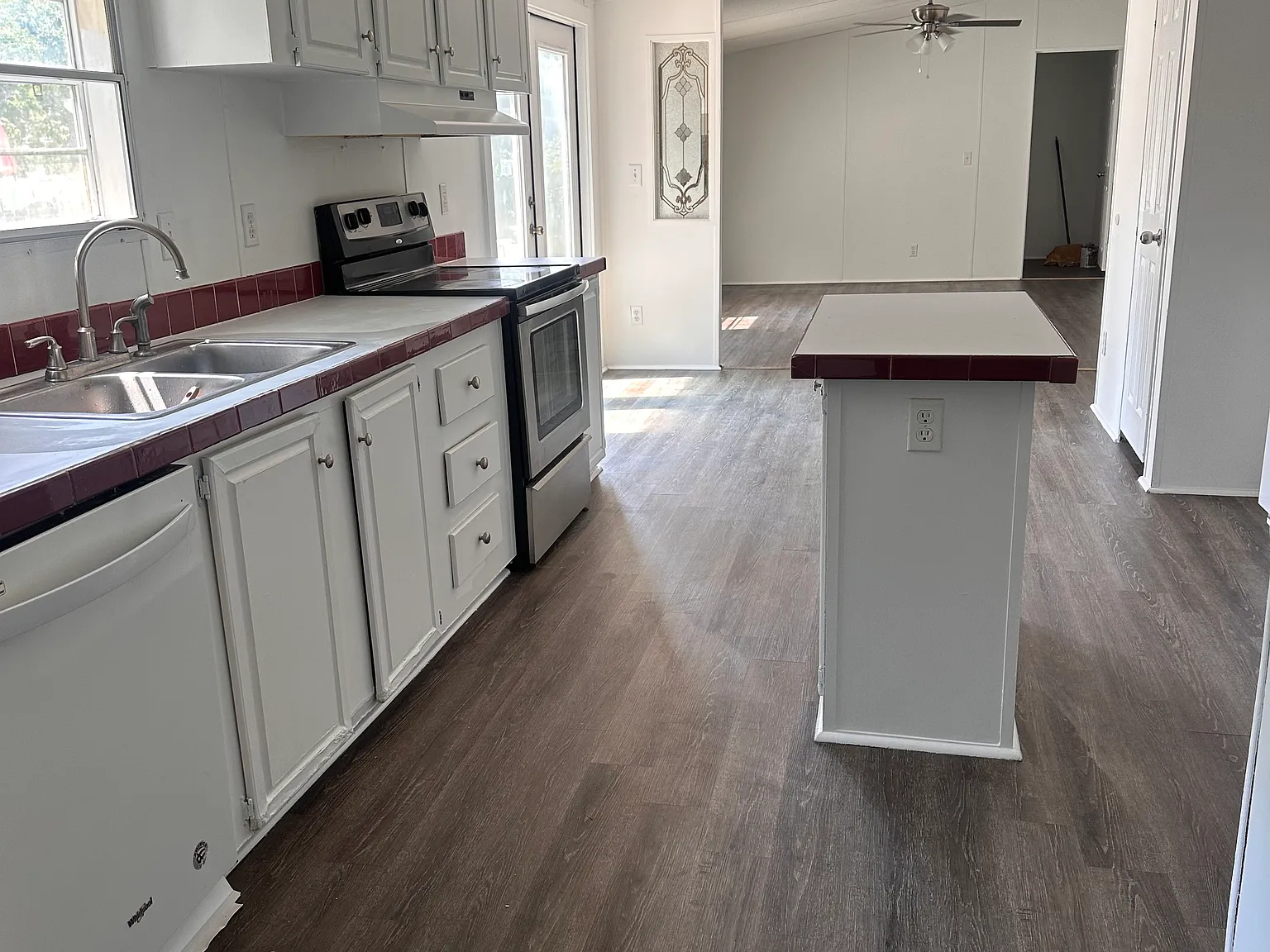 80 Edgewood Ter — Photo 1