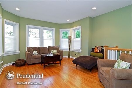 3rd image of 4253 N Mozart St #1