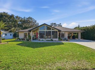 17 Live Oak Ave, Yalaha, FL 34797