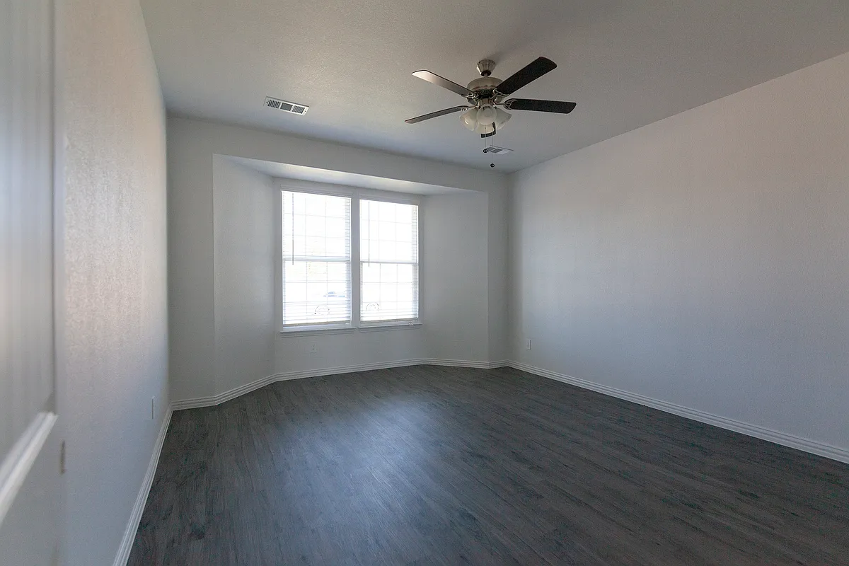 Building Photo - 2148 Peppermint Ln