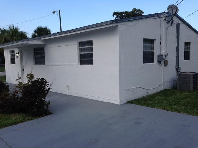 1st image of 15391 NE 14th Ct