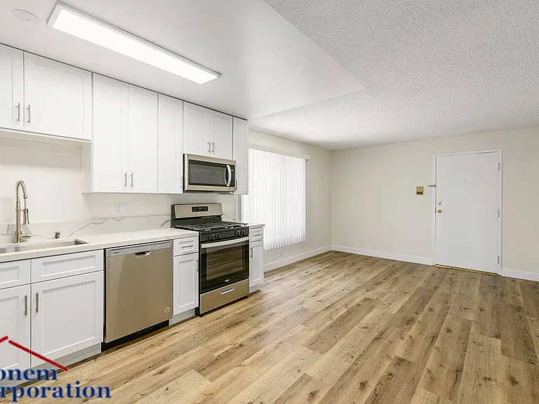 MC 6861 Sepulveda Properties, LLC — Photo 4
