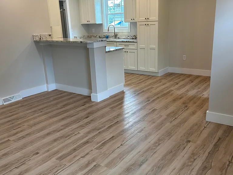 909 E Irvine St — Photo 8
