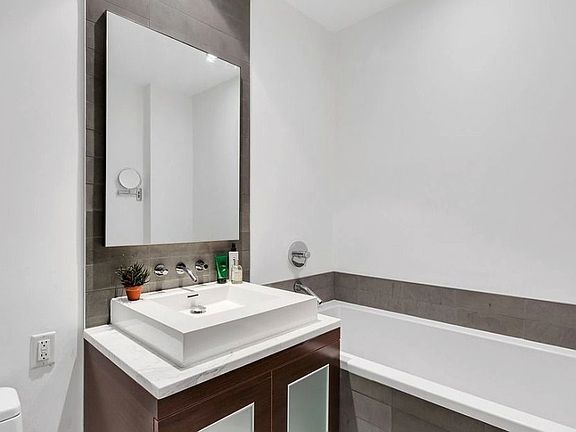 4th image of 30 Bayard St APT 6F