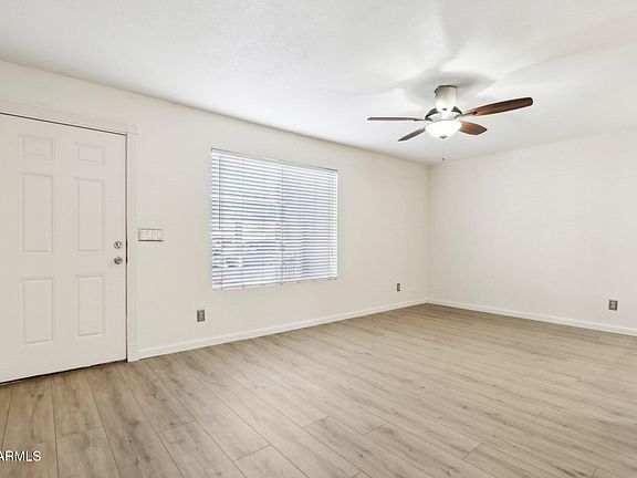 5th image of 2117 W PONTIAC Drive