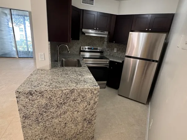 211 Lake Pointe Dr, Fort Lauderdale, FL