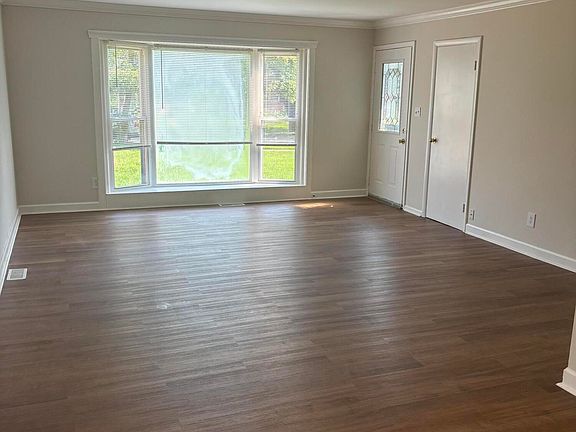 3rd image of 3510 Autumn Way